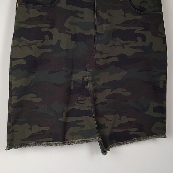 Sanctuary Camo Asymmetrical Frayed Hem Mini Skirt Size 28 - Picture 8 of 13